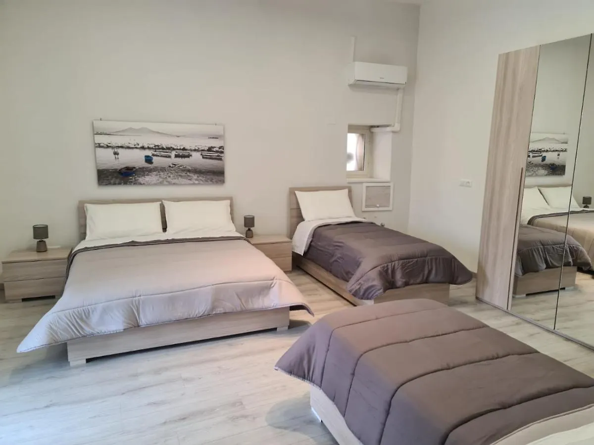 Bed & Breakfast Vanzi Rooms Naples Italy