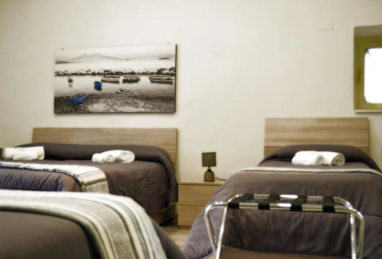 Vanzi Rooms Naples Bed & Breakfast