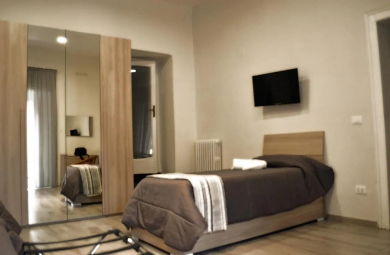 Vanzi Rooms Naples 0*,
