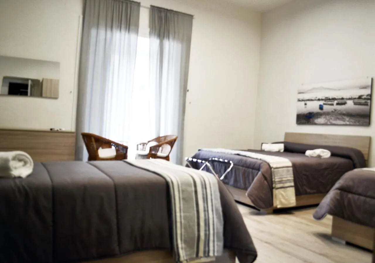 Vanzi Rooms Naples Italy